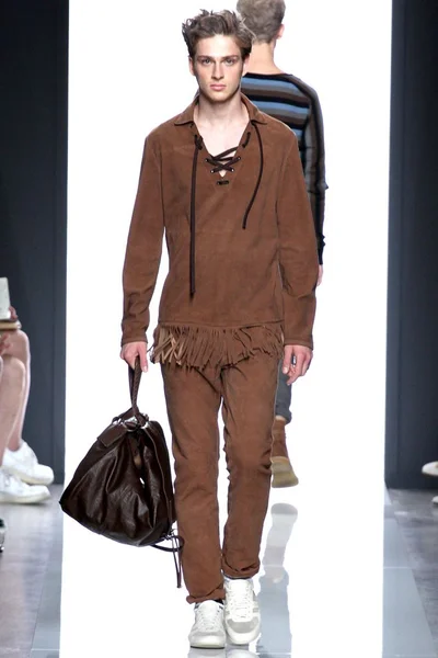 Look 11